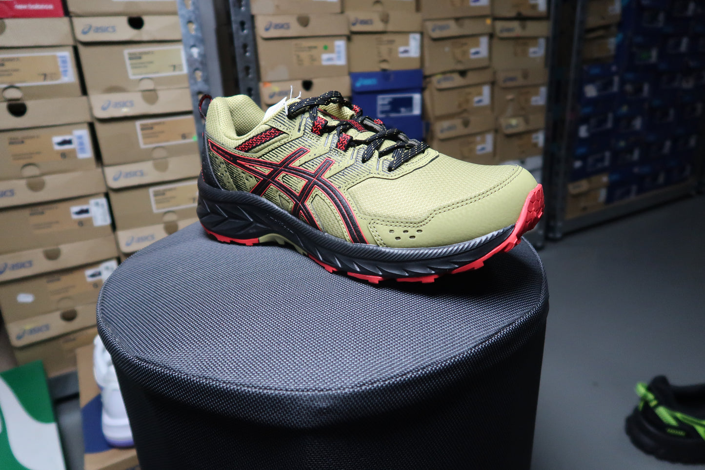 ASICS GEL-VENTURE 9 MENS TRAIL RUNNING SHOE OLIVE OIL/ELECTRIC RED