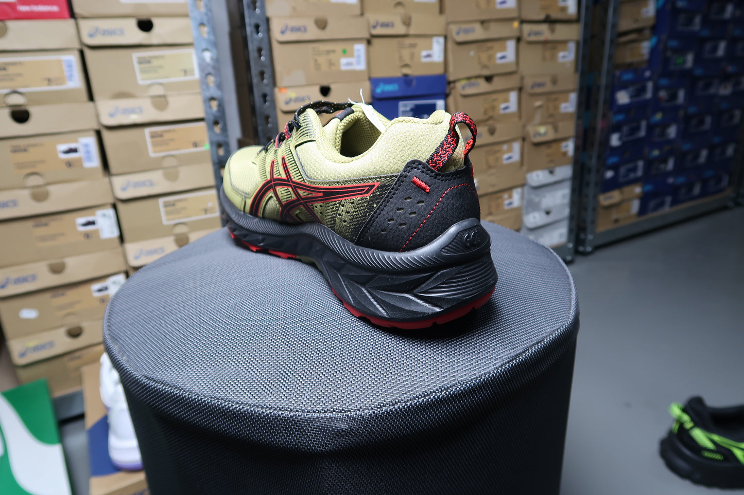 ASICS GEL-VENTURE 9 MENS TRAIL RUNNING SHOE OLIVE OIL/ELECTRIC RED