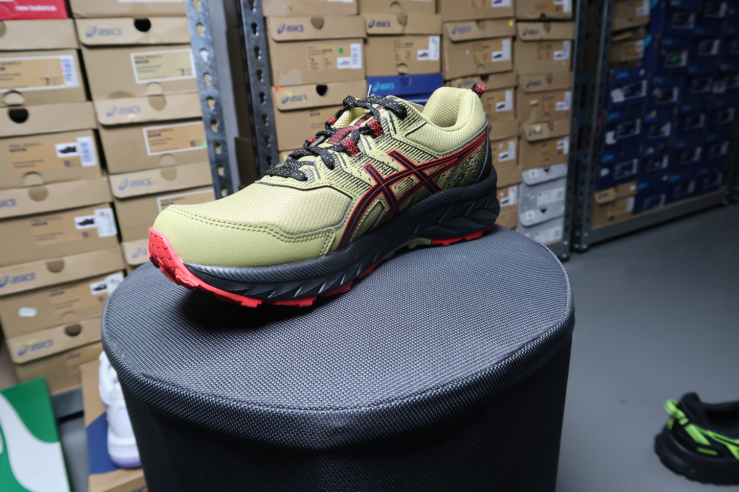 ASICS GEL-VENTURE 9 MENS TRAIL RUNNING SHOE OLIVE OIL/ELECTRIC RED