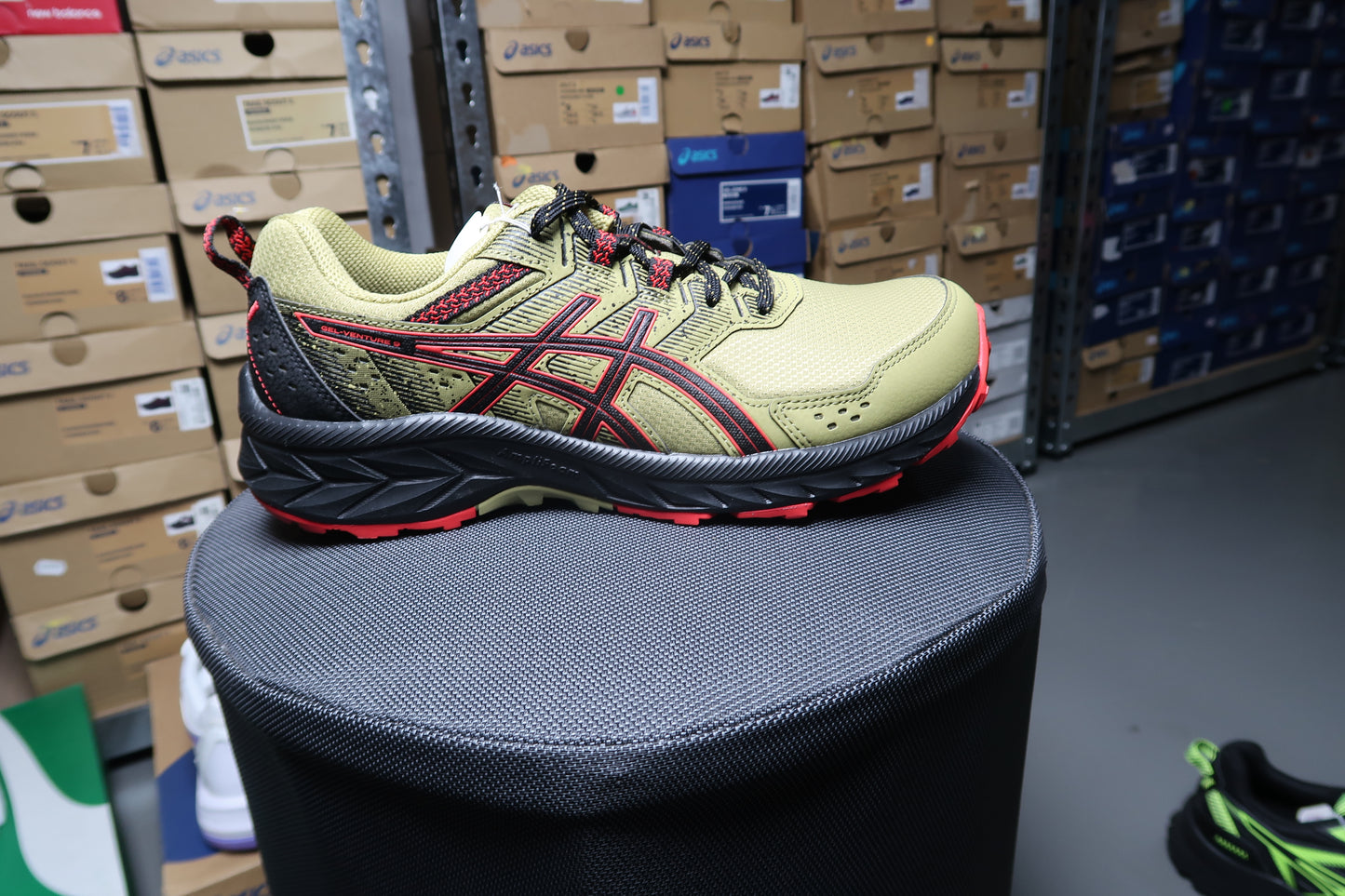 ASICS GEL-VENTURE 9 MENS TRAIL RUNNING SHOE OLIVE OIL/ELECTRIC RED
