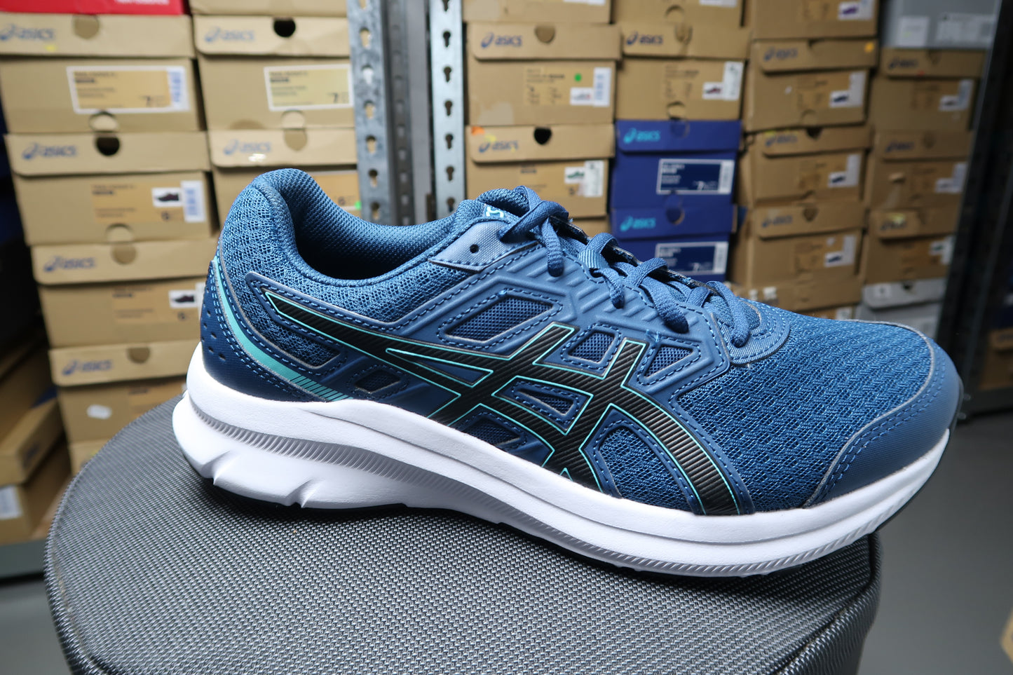 ASICS MENS JOLT 3 BEGINNER RUNNING SHOE BLUE