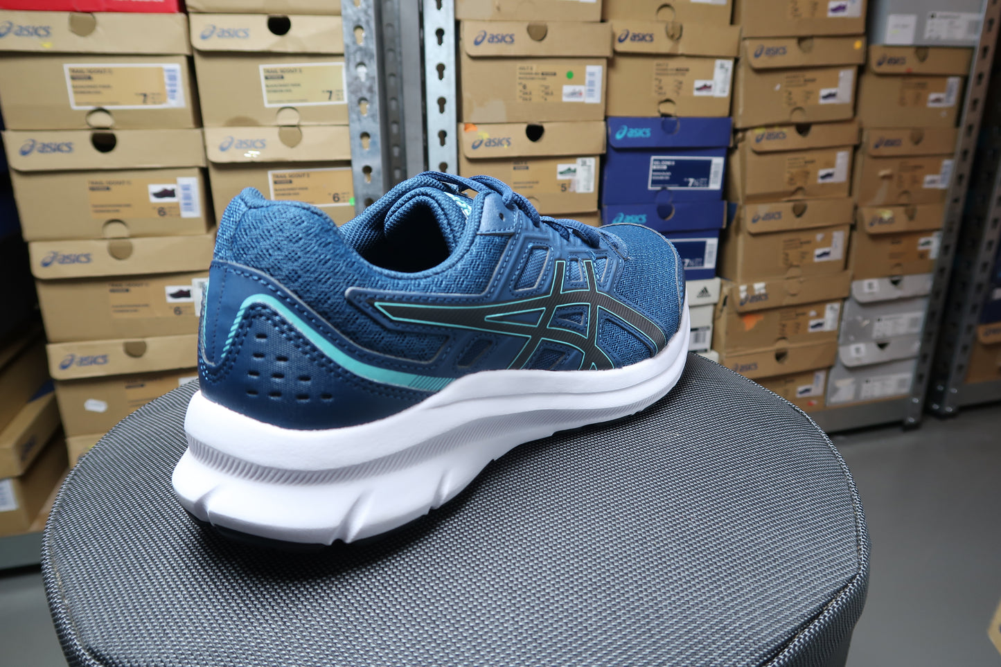 ASICS MENS JOLT 3 BEGINNER RUNNING SHOE BLUE