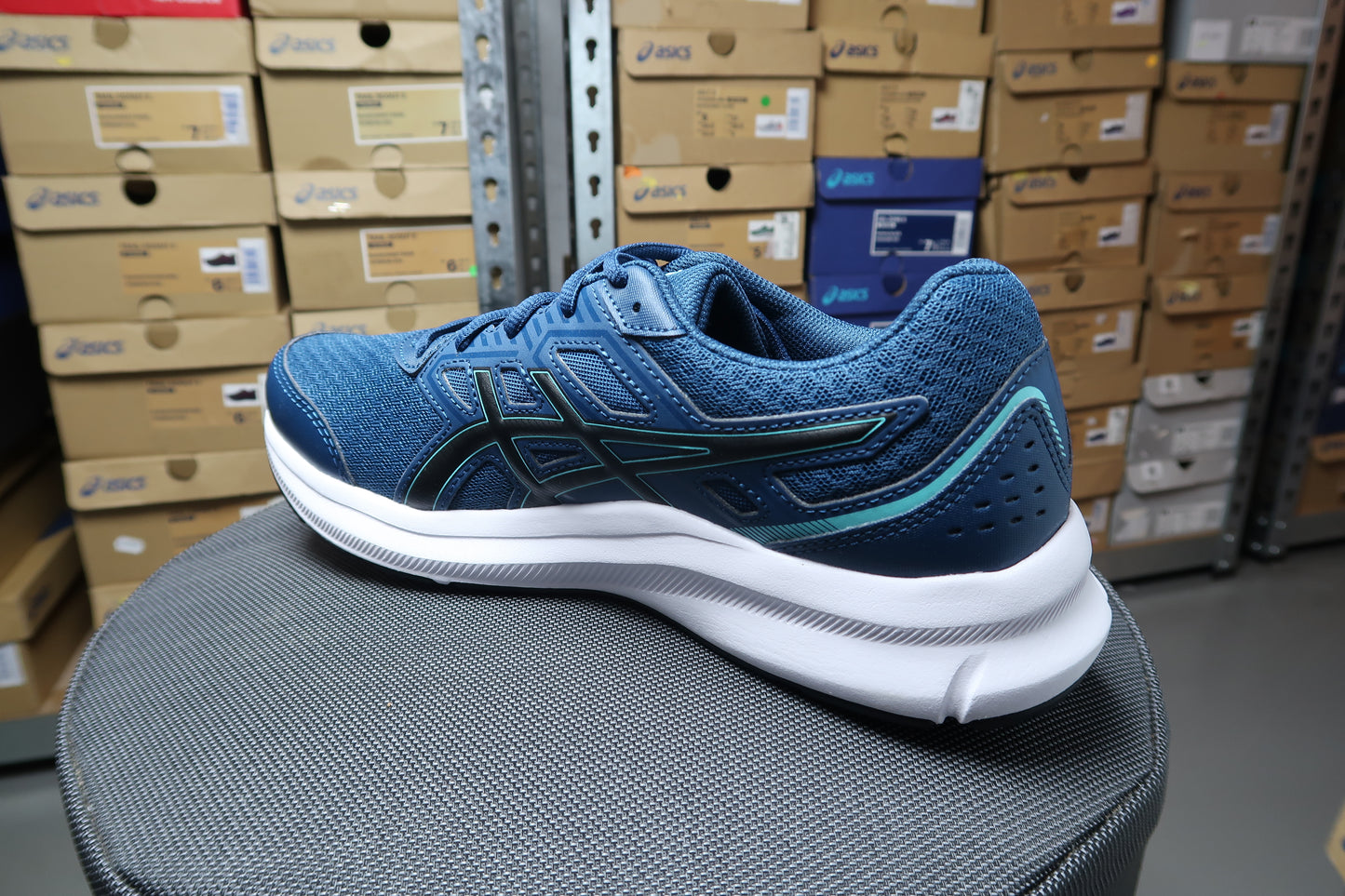 ASICS MENS JOLT 3 BEGINNER RUNNING SHOE BLUE