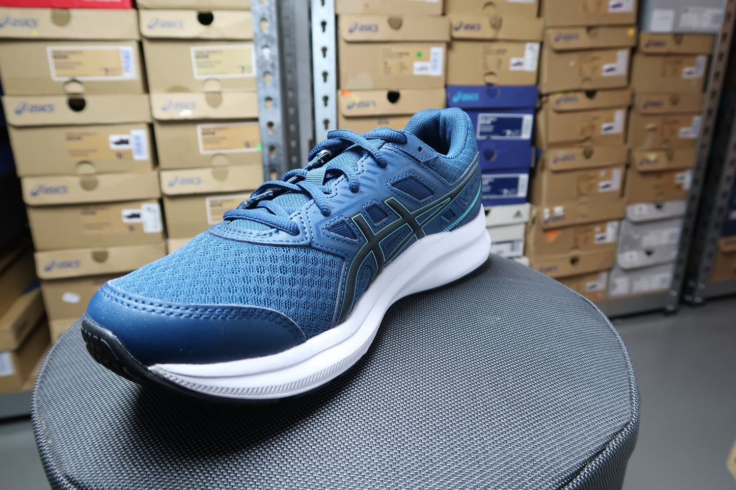 ASICS MENS JOLT 3 BEGINNER RUNNING SHOE BLUE