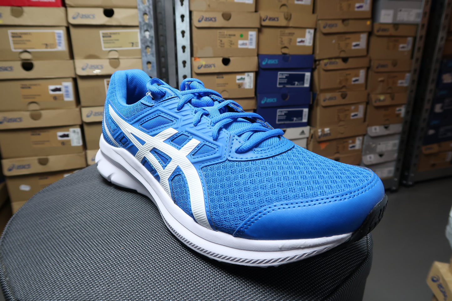 ASICS MENS JOLT 3 BEGINNER RUNNING SHOE