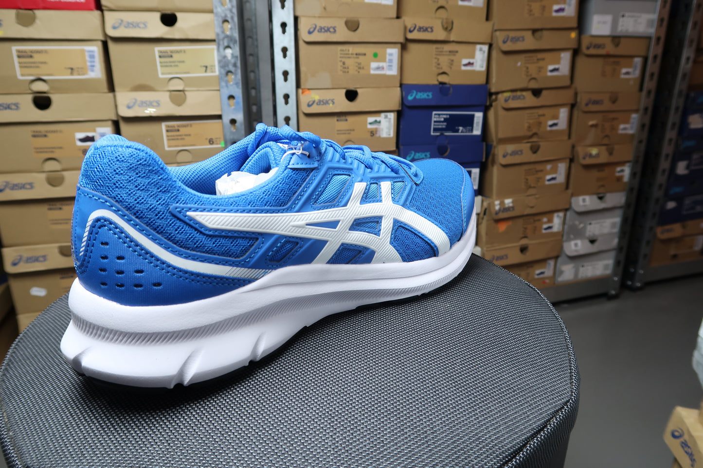 ASICS MENS JOLT 3 BEGINNER RUNNING SHOE