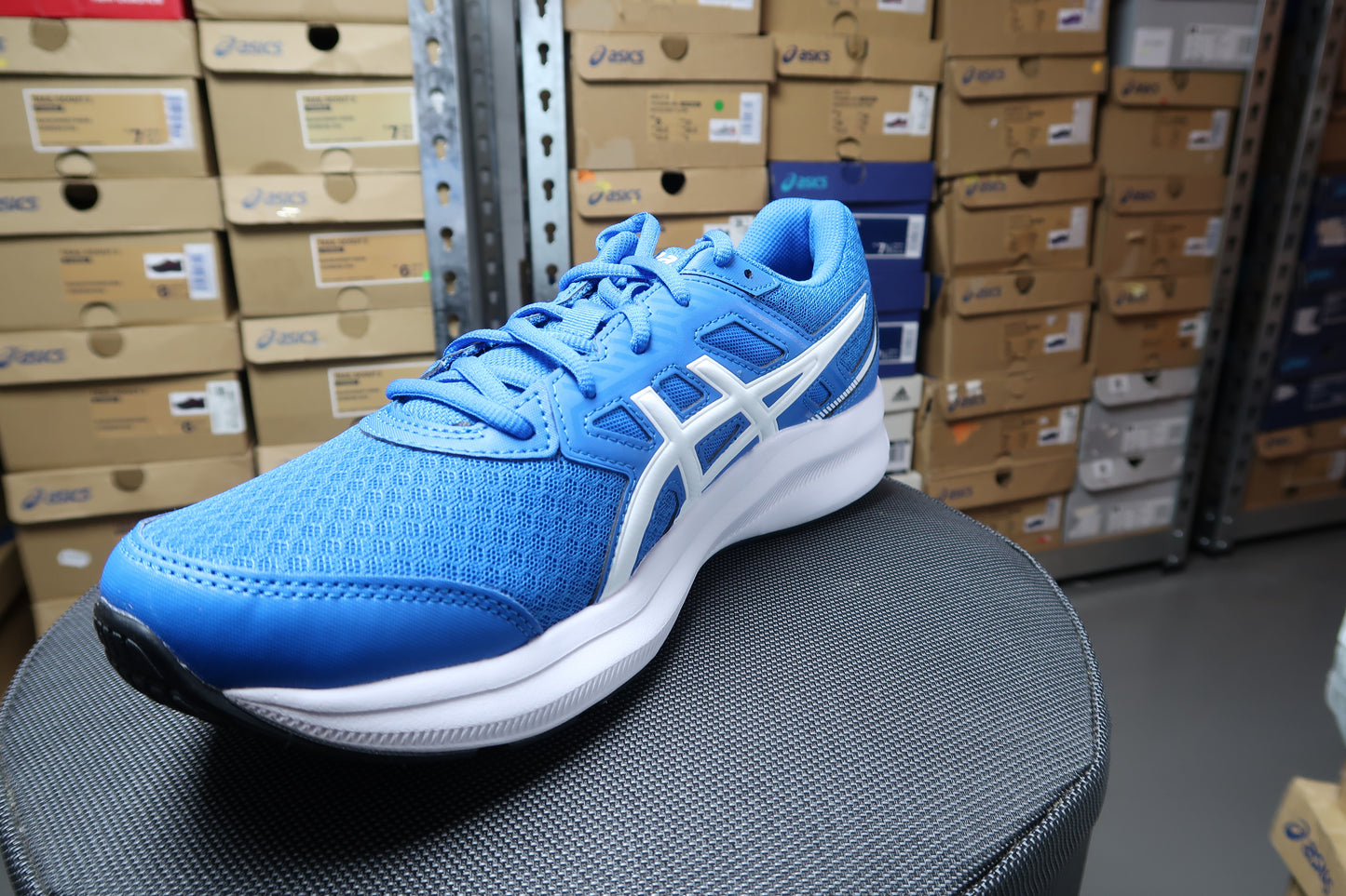 ASICS MENS JOLT 3 BEGINNER RUNNING SHOE