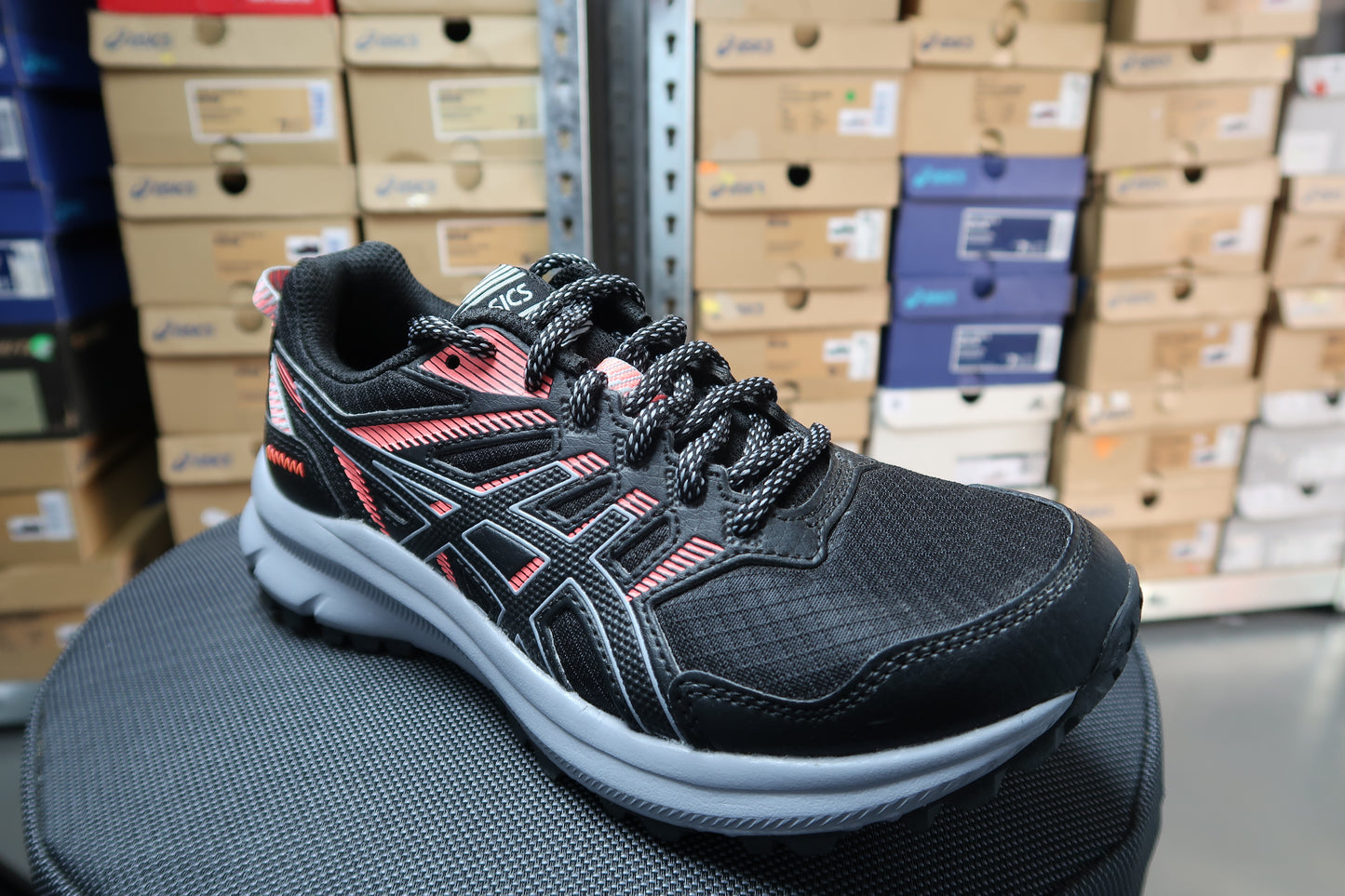ASICS TRAIL SCOUT 2 WOMENS BEGINNER TRAIL RUNNING (BLACK/SHEET ROCK)