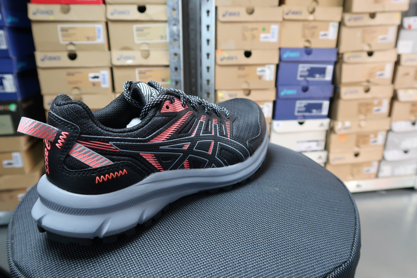 ASICS TRAIL SCOUT 2 WOMENS BEGINNER TRAIL RUNNING (BLACK/SHEET ROCK)