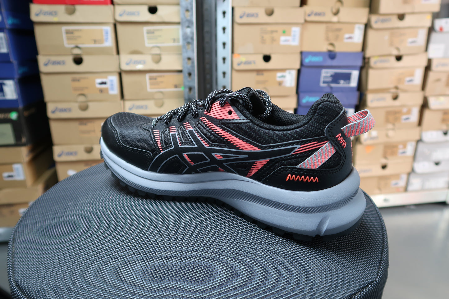 ASICS TRAIL SCOUT 2 WOMENS BEGINNER TRAIL RUNNING (BLACK/SHEET ROCK)
