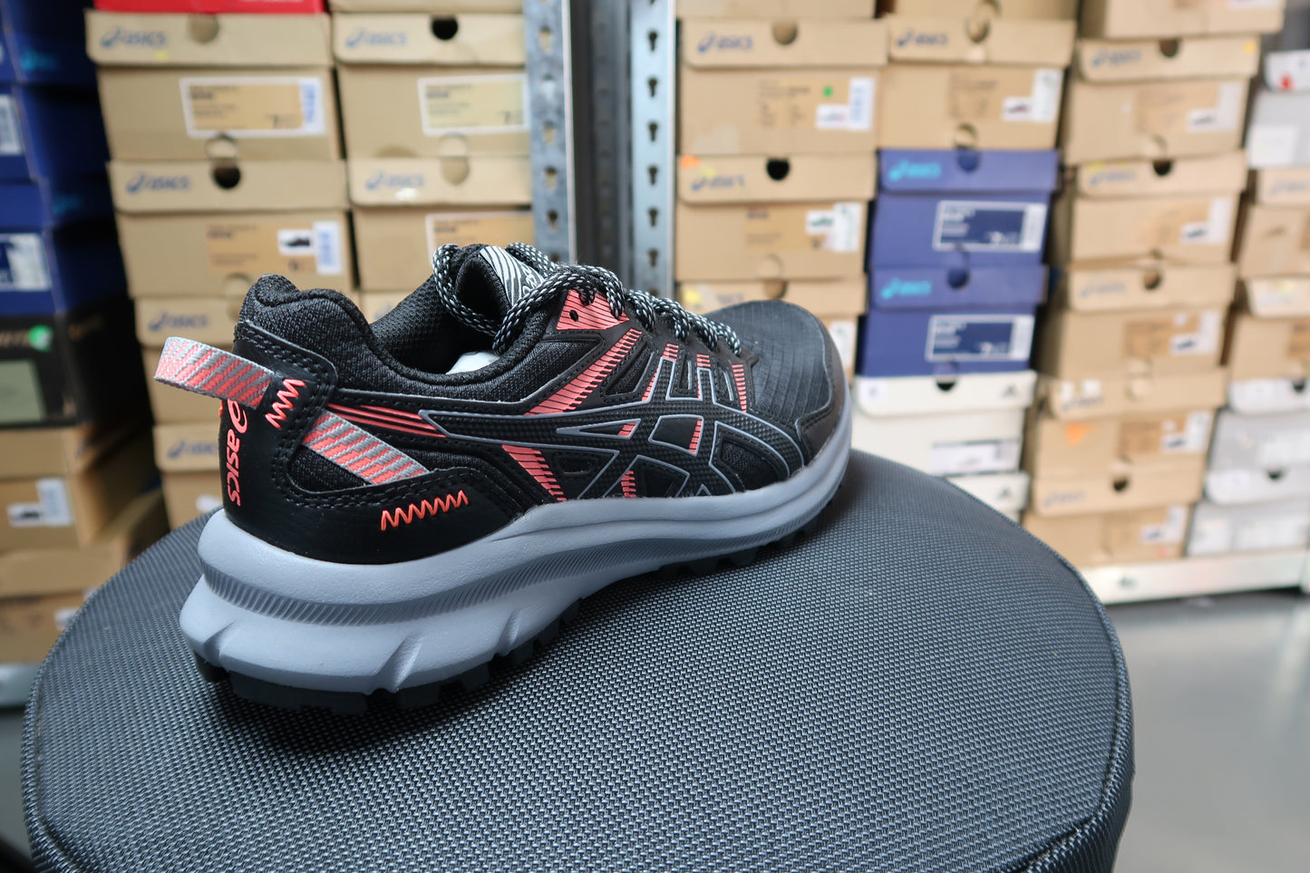 ASICS TRAIL SCOUT 2 WOMENS BEGINNER TRAIL RUNNING (BLACK/SHEET ROCK)