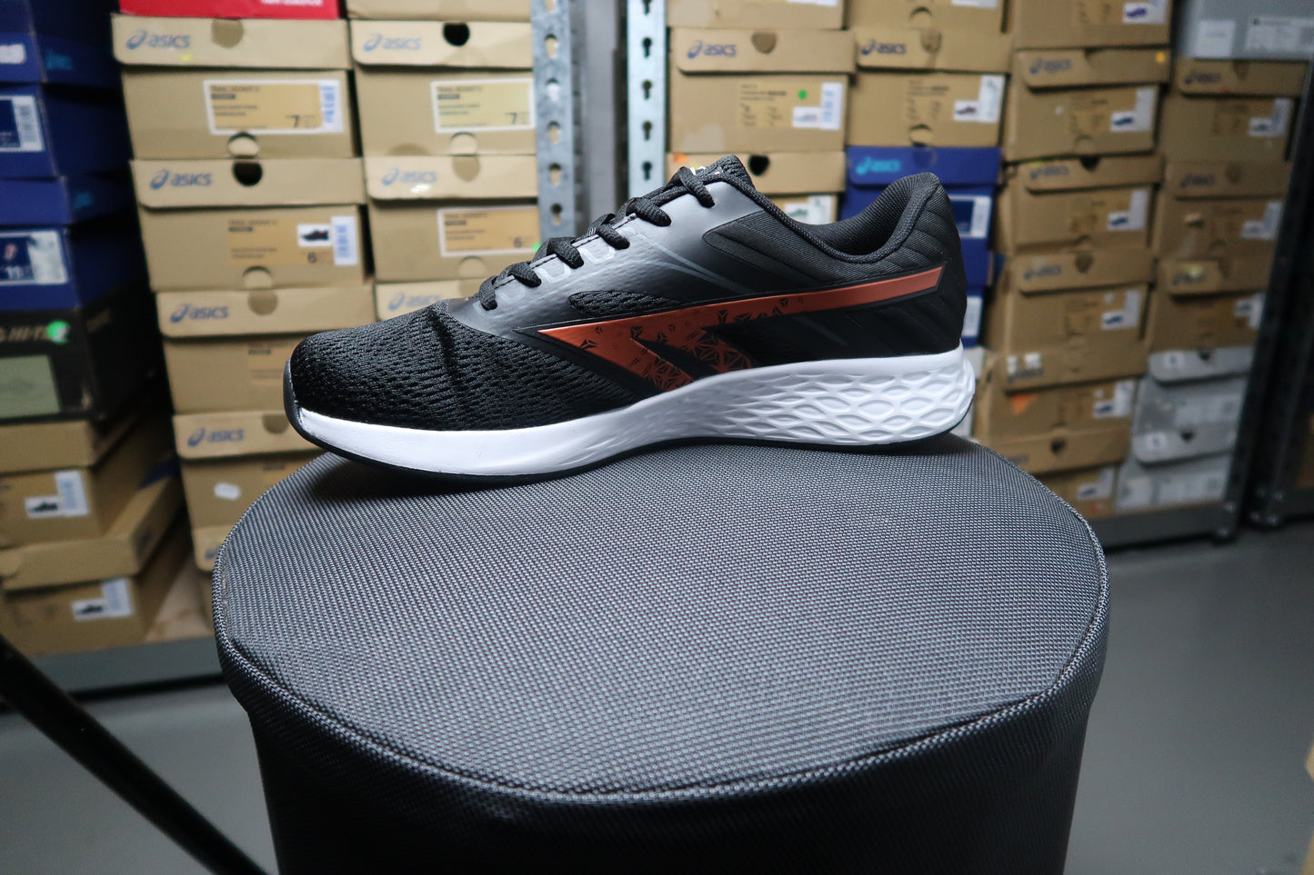 HI TEC V-LITE LEO MENS BLACK/ORANGE