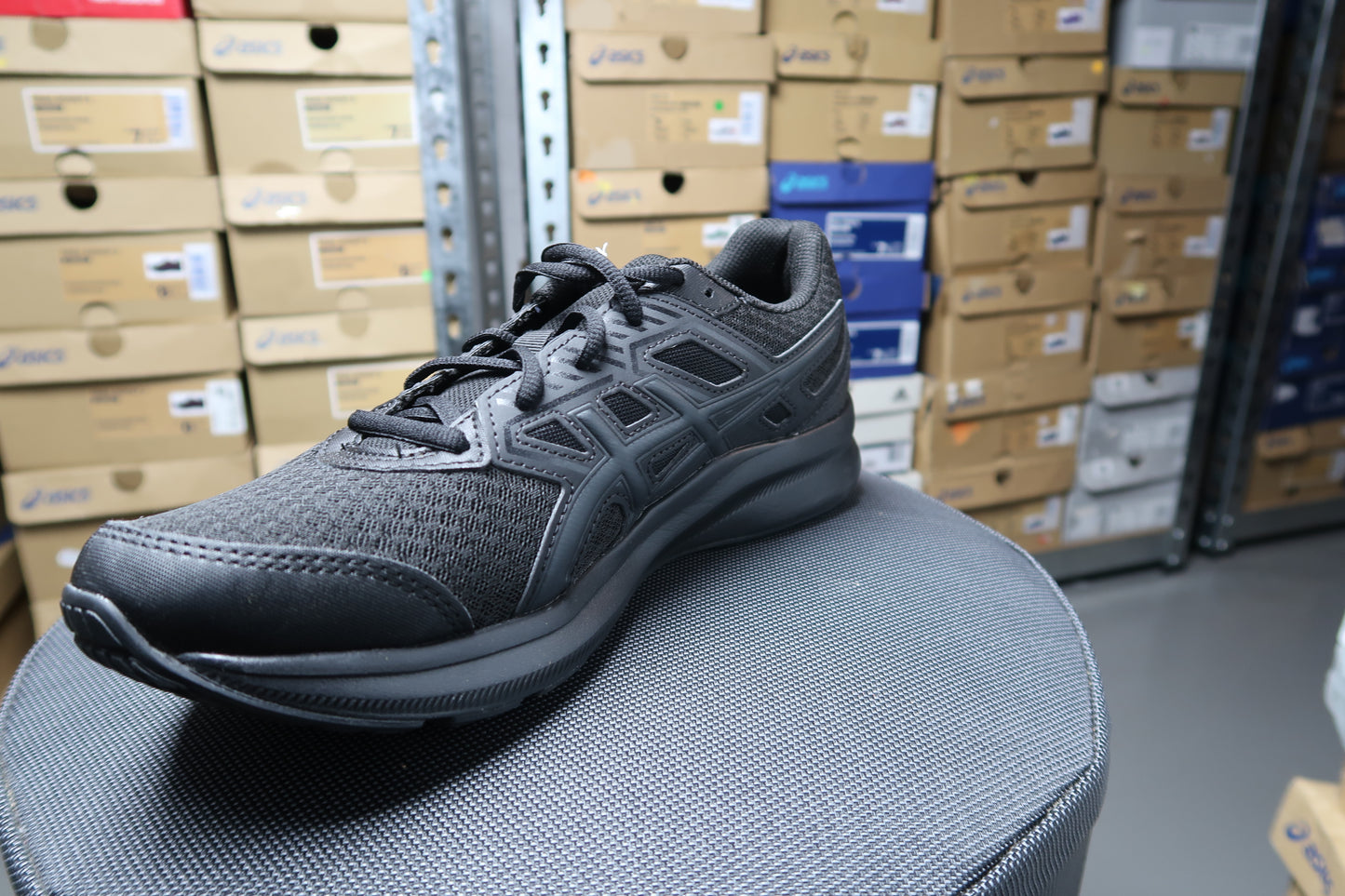 ASICS MENS JOLT 3 BEGINNER RUNNING SHOE (BLACK/BLACK)