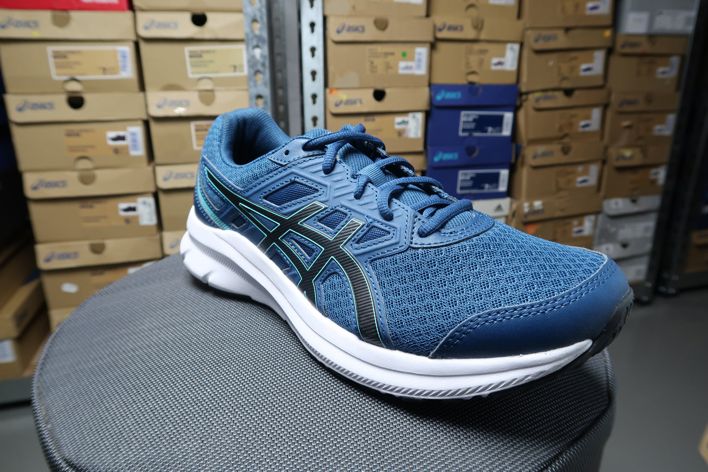 ASICS MENS JOLT 3 BEGINNER RUNNING SHOE BLUE